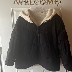 Koolaburra Doble sided women jacket. Sherpa and black options. Size M (8-10)